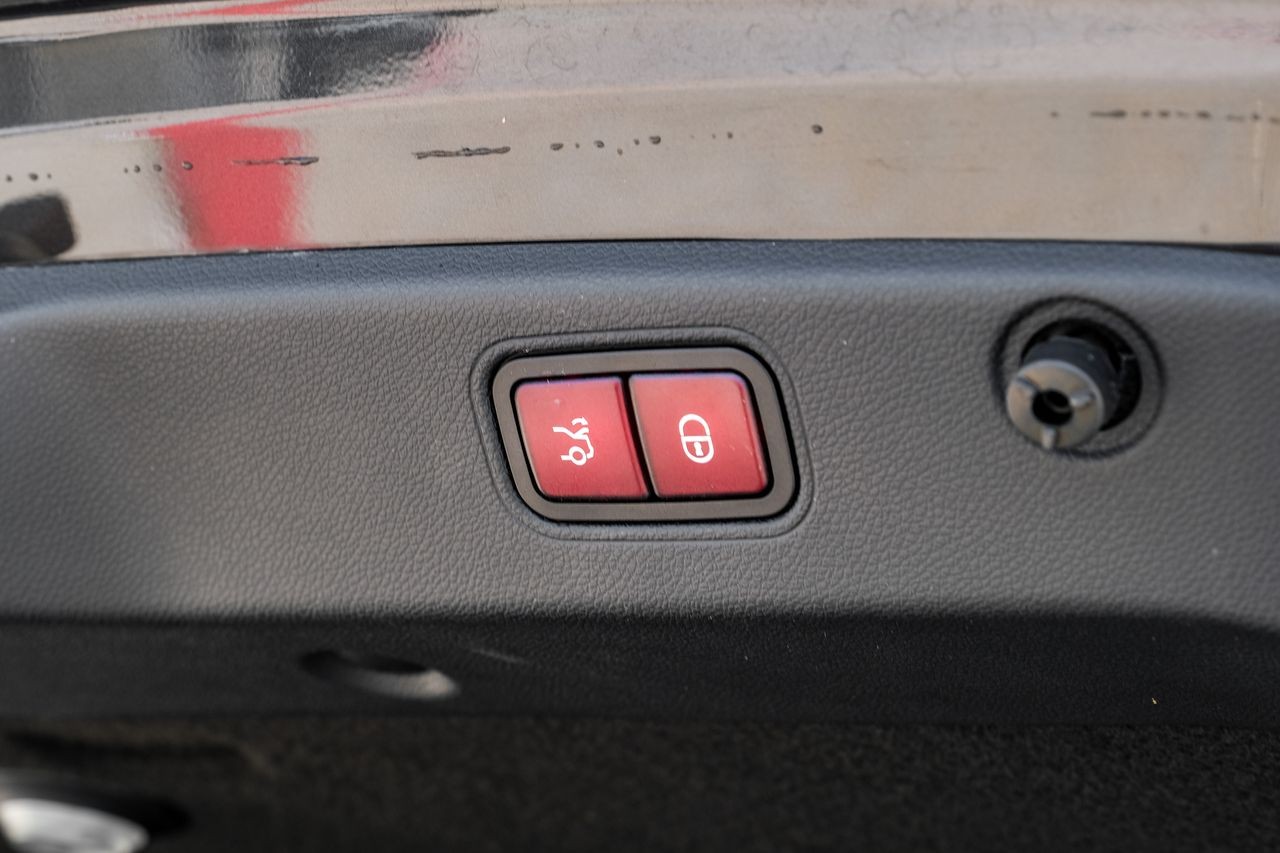 Mercedes-Benz CLS 450 Vehicle Main Gallery Image 50