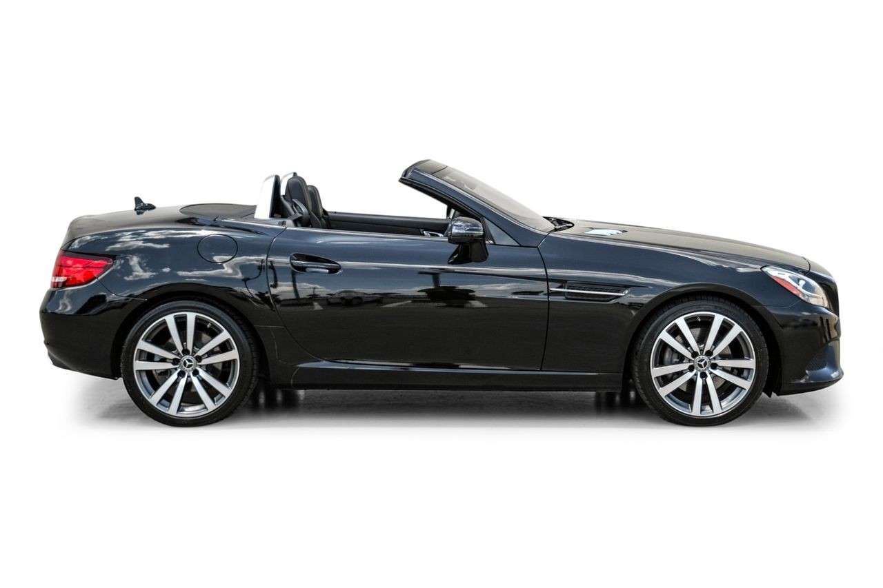 Mercedes-Benz SLC Vehicle Main Gallery Image 08