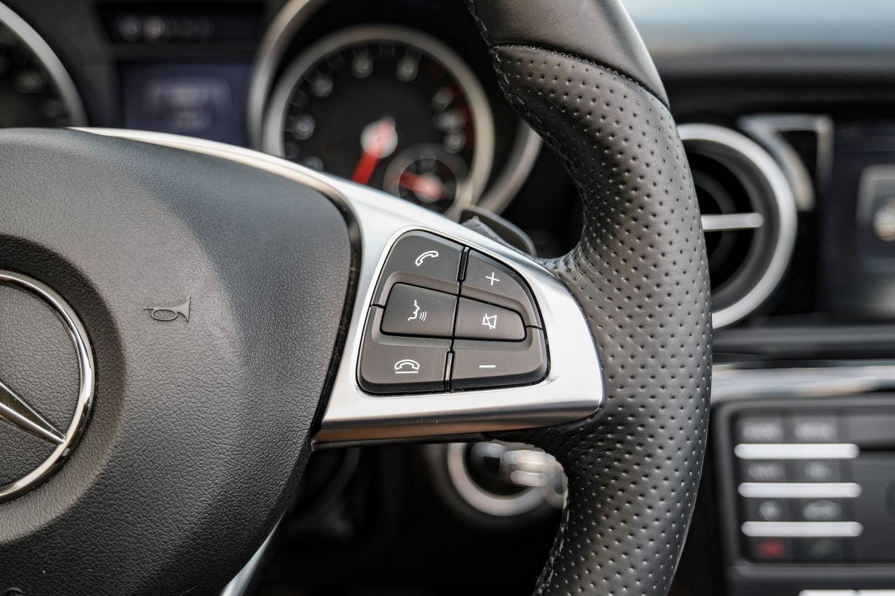 Mercedes-Benz SLC Vehicle Main Gallery Image 16