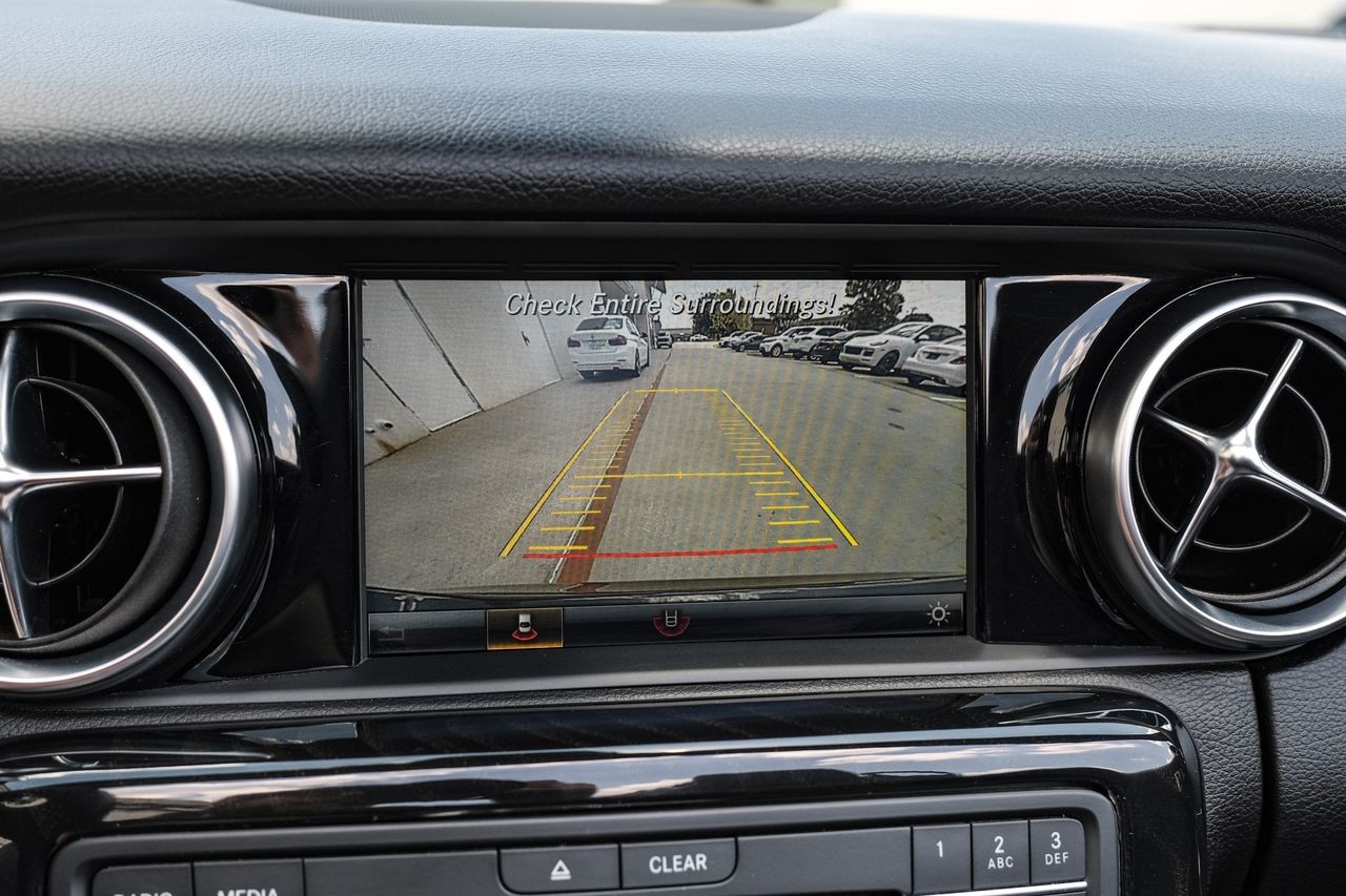 Mercedes-Benz SLC Vehicle Main Gallery Image 20