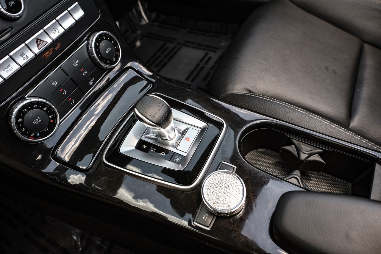 Mercedes-Benz SLC Vehicle Main Gallery Image 23