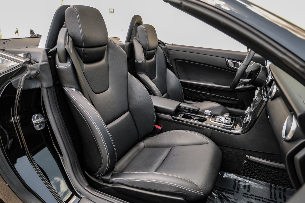 Mercedes-Benz SLC Vehicle Main Gallery Image 33