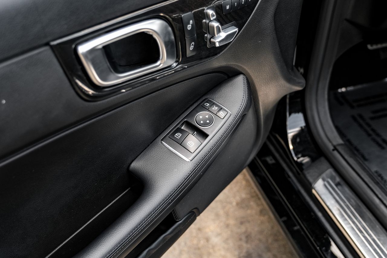 Mercedes-Benz SLC Vehicle Main Gallery Image 37