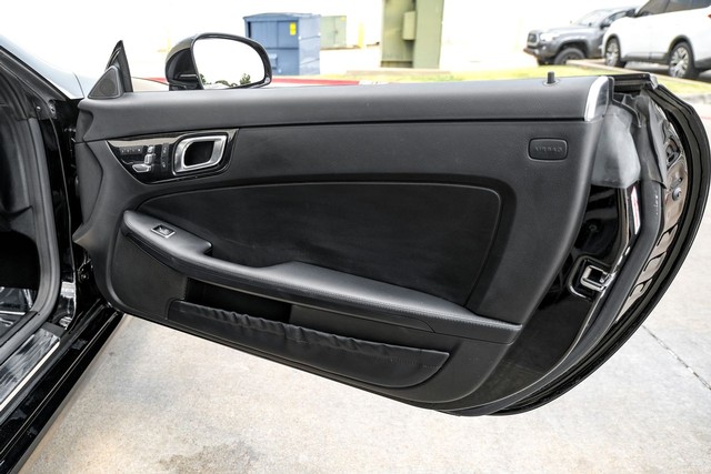 Mercedes-Benz SLC Vehicle Main Gallery Image 39