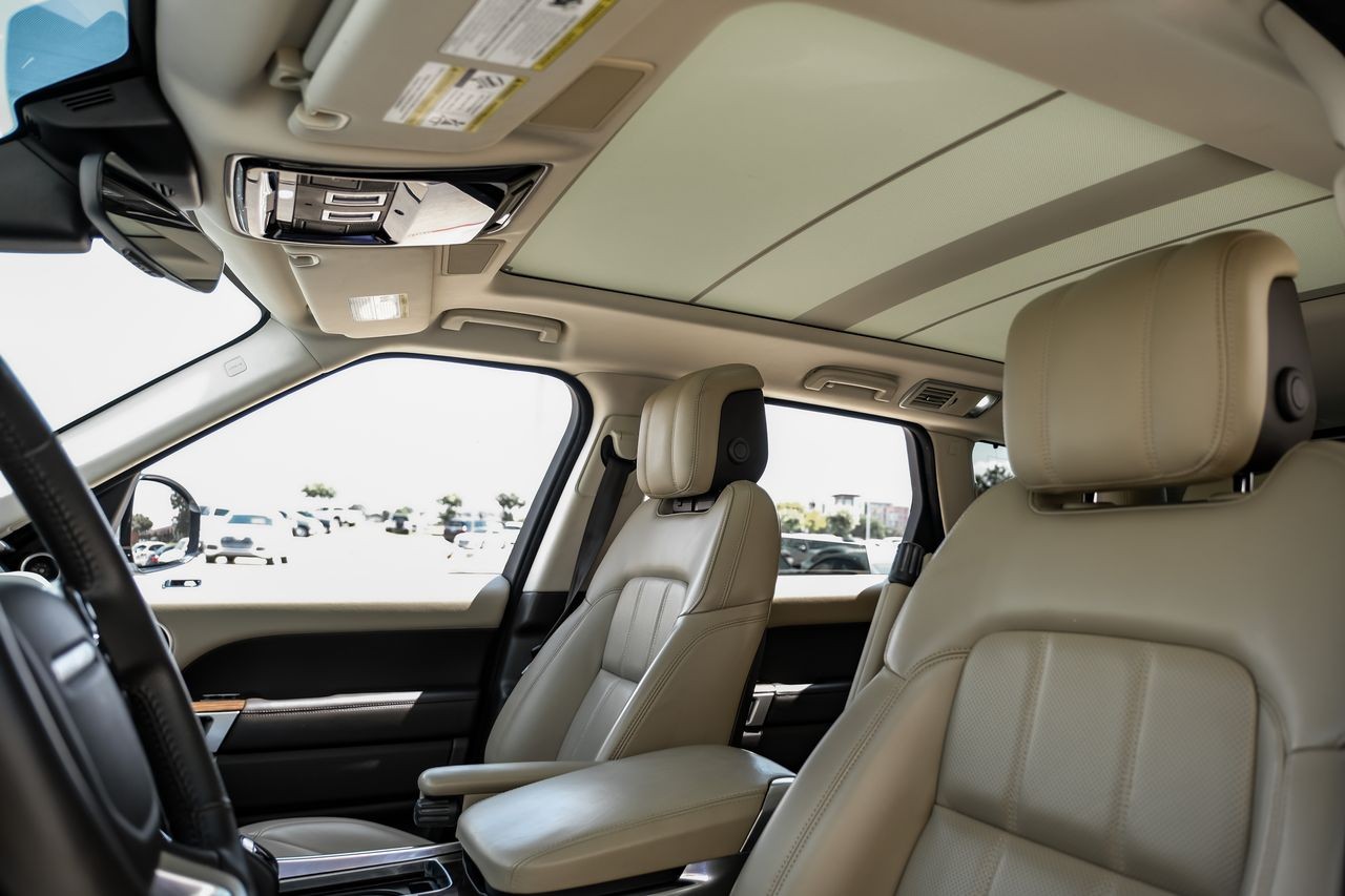 Land Rover Range Rover Sport Vehicle Main Gallery Image 05