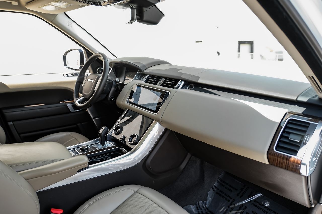 Land Rover Range Rover Sport Vehicle Main Gallery Image 13