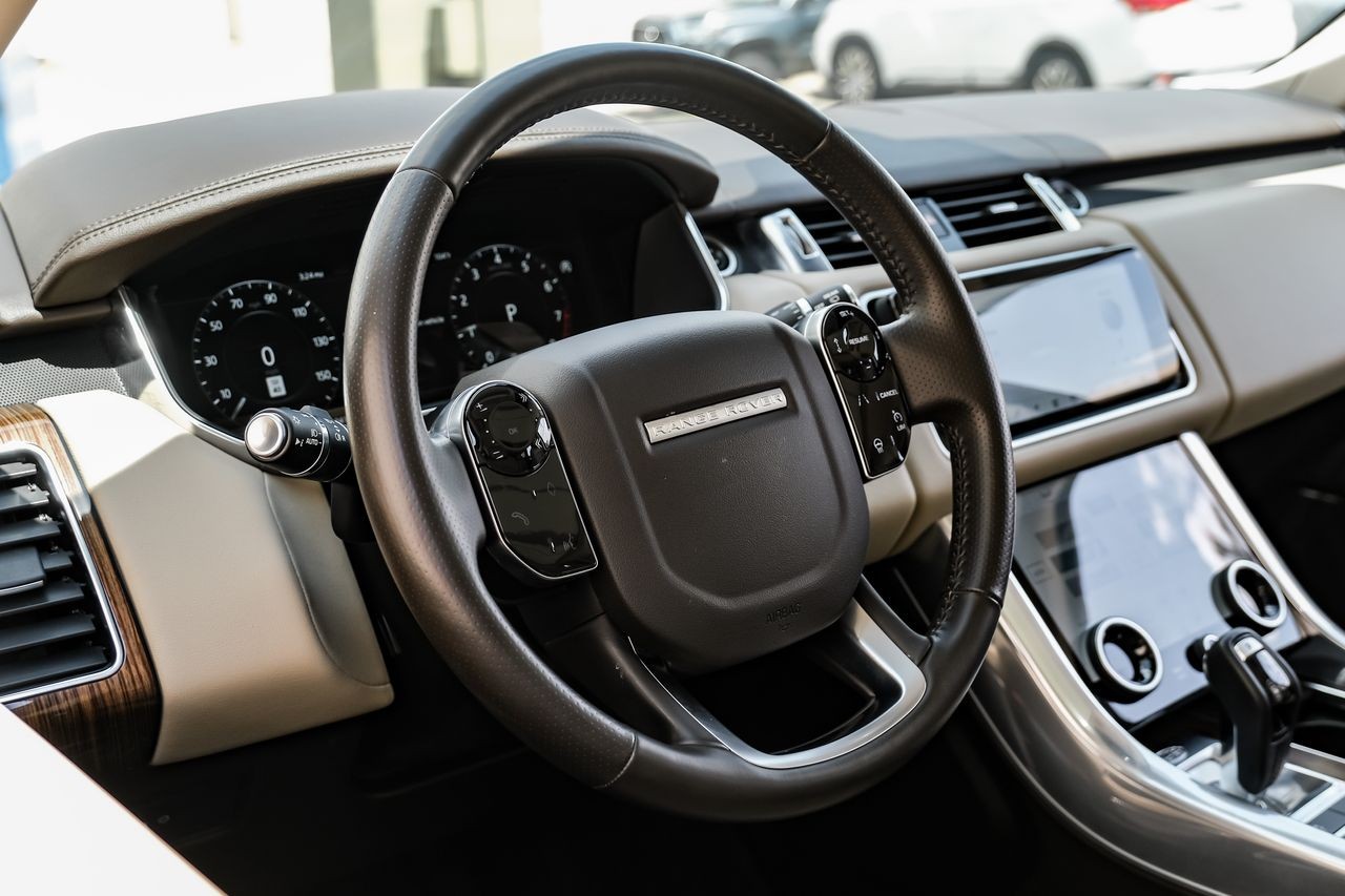 Land Rover Range Rover Sport Vehicle Main Gallery Image 16