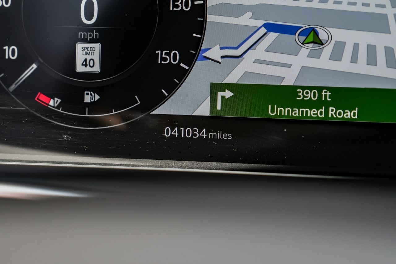 Land Rover Range Rover Sport Vehicle Main Gallery Image 19