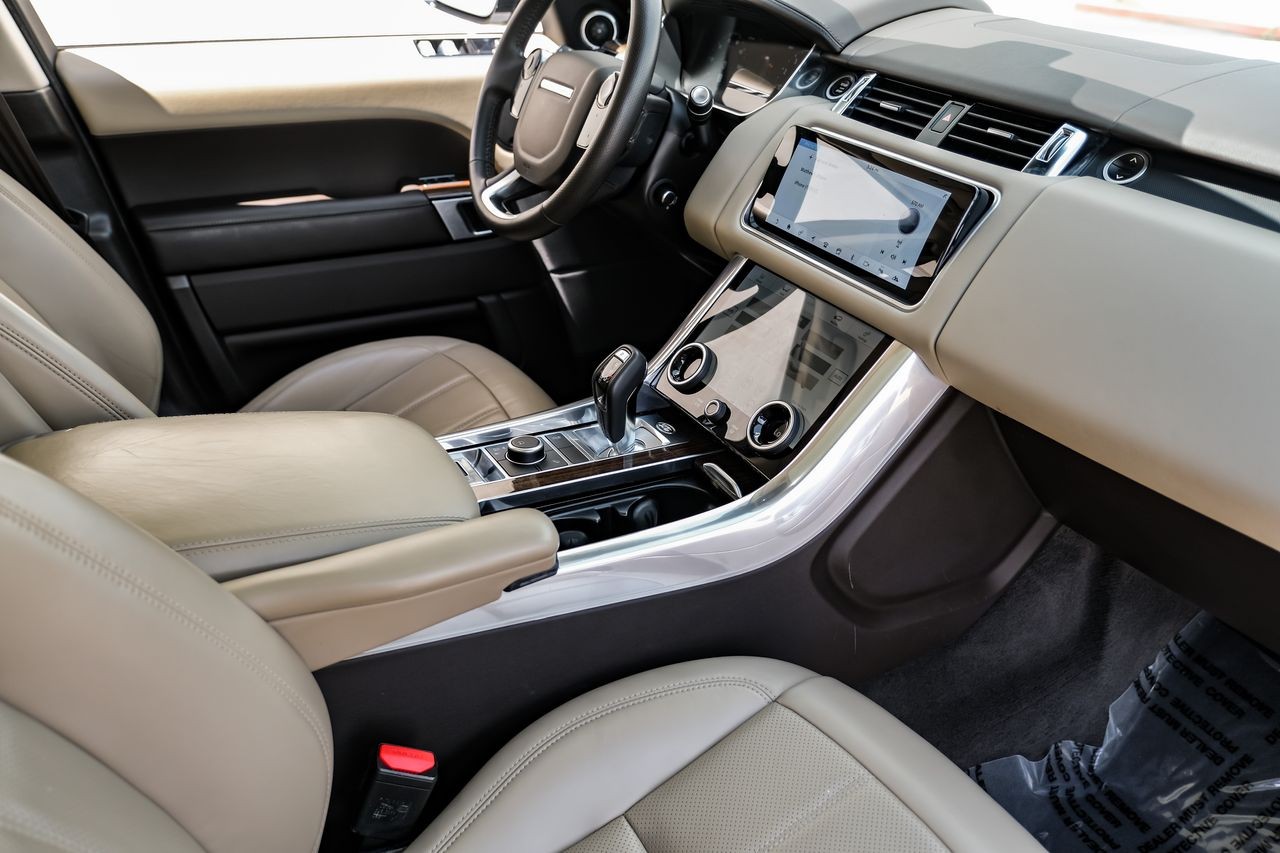 Land Rover Range Rover Sport Vehicle Main Gallery Image 23