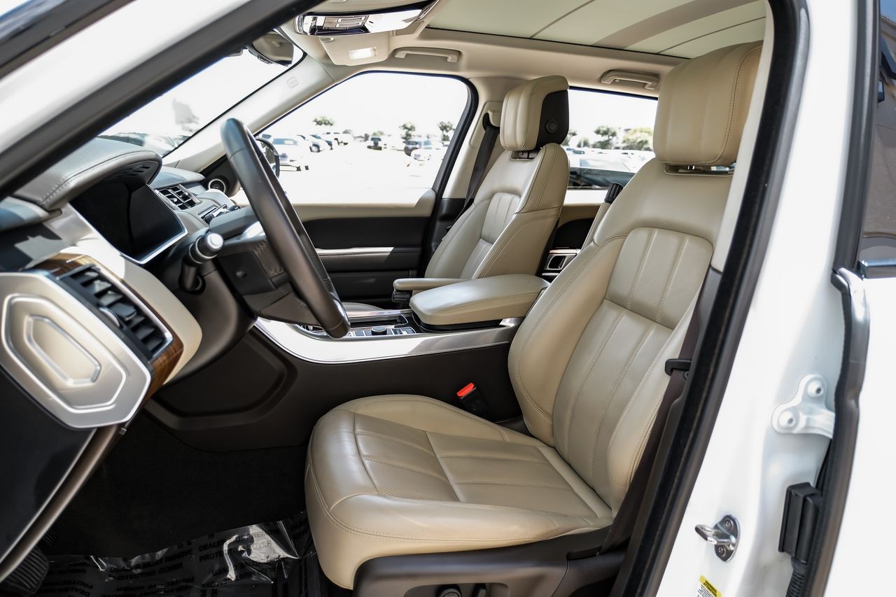 Land Rover Range Rover Sport Vehicle Main Gallery Image 31