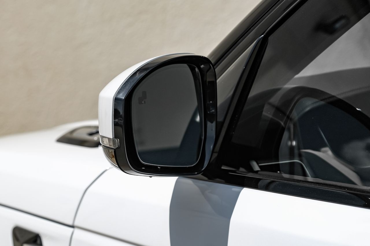 Land Rover Range Rover Sport Vehicle Main Gallery Image 39