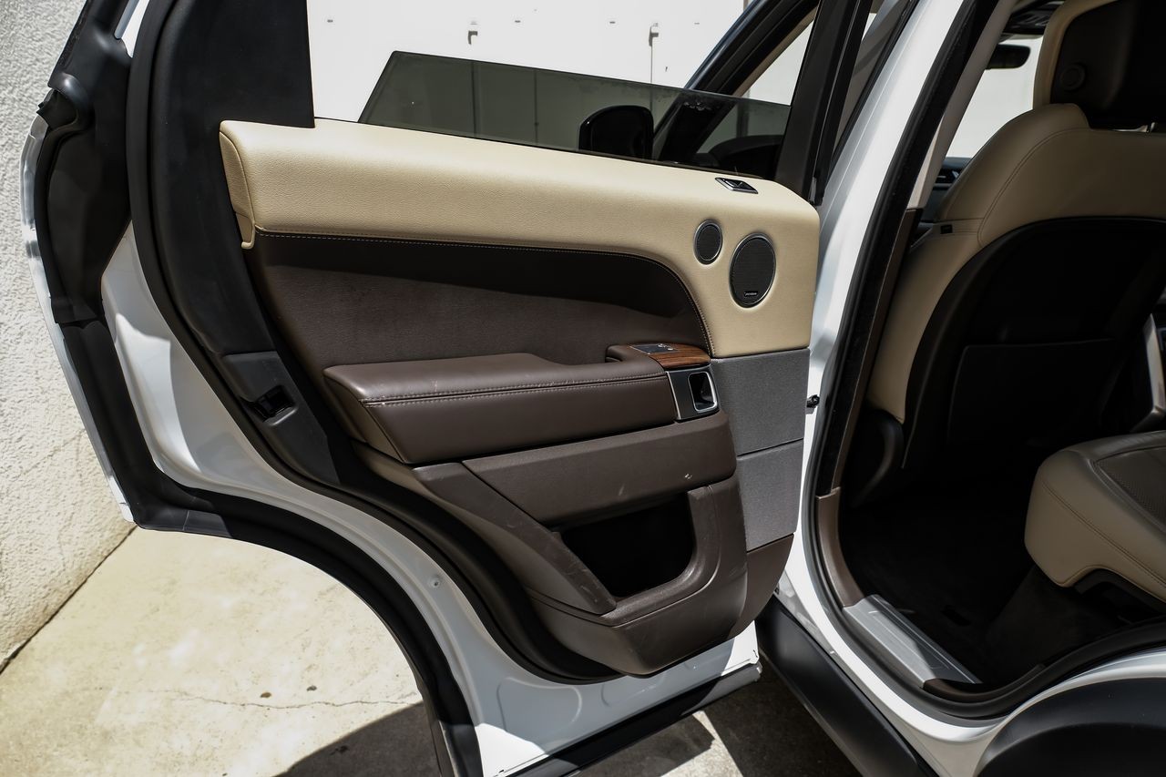 Land Rover Range Rover Sport Vehicle Main Gallery Image 44