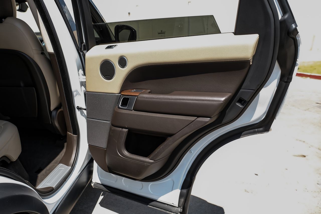 Land Rover Range Rover Sport Vehicle Main Gallery Image 45