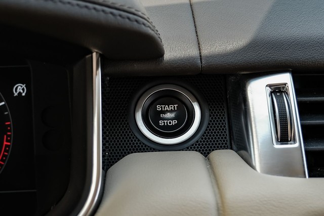 Land Rover Range Rover Sport Vehicle Main Gallery Image 20