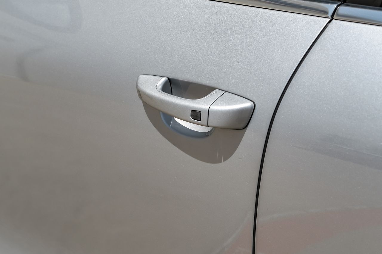 Porsche Cayenne Vehicle Main Gallery Image 39