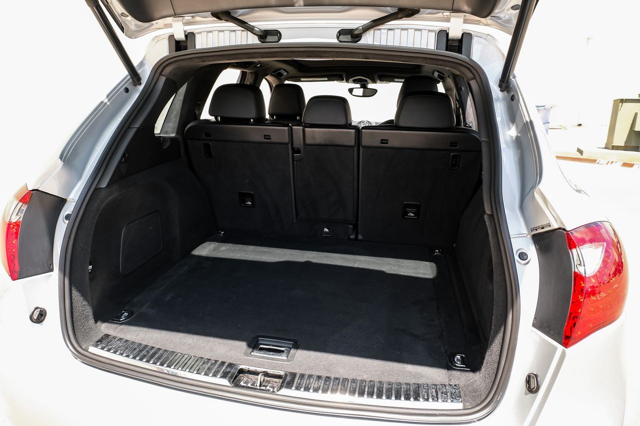 Porsche Cayenne Vehicle Main Gallery Image 47