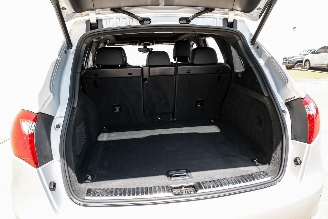 Porsche Cayenne Vehicle Main Gallery Image 48