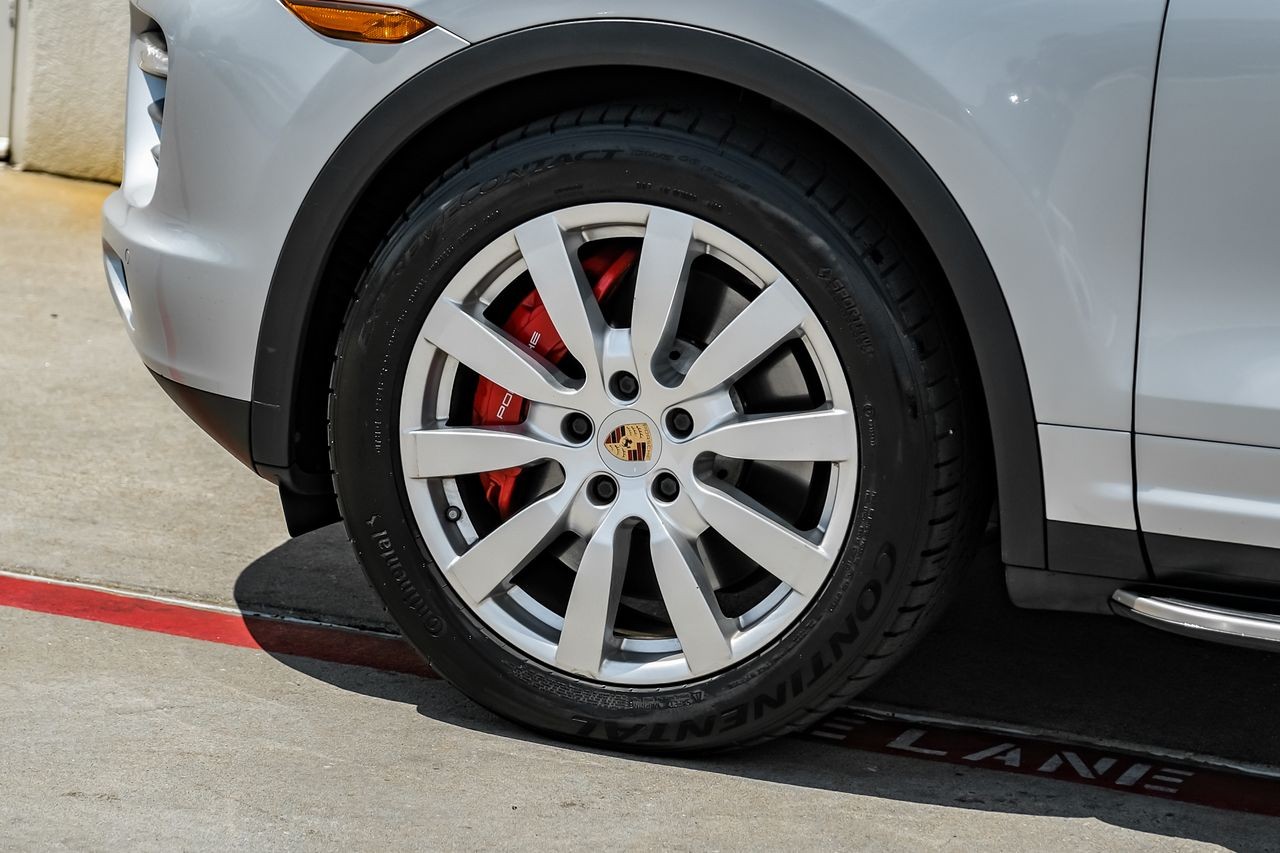Porsche Cayenne Vehicle Main Gallery Image 52