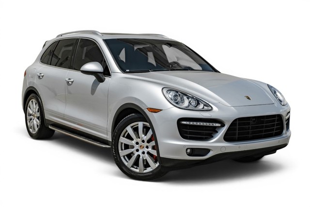 Porsche Cayenne Vehicle Main Gallery Image 07