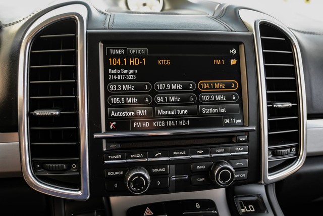 Porsche Cayenne Vehicle Main Gallery Image 28