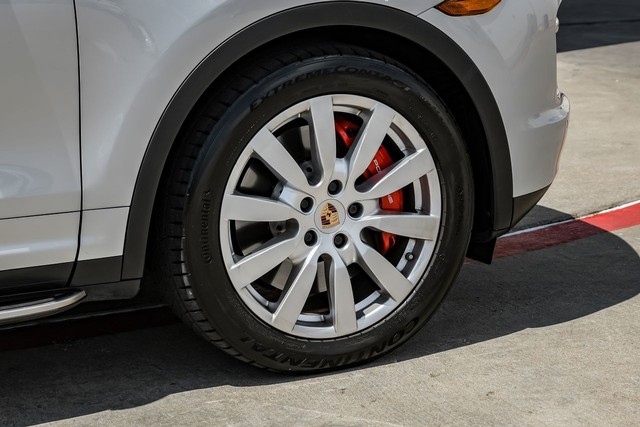 Porsche Cayenne Vehicle Main Gallery Image 51