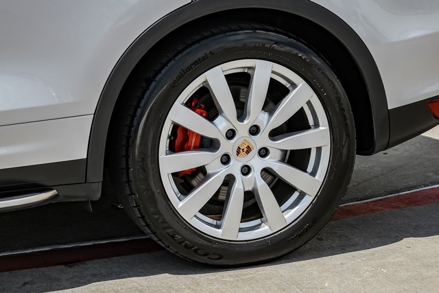 Porsche Cayenne Vehicle Main Gallery Image 53