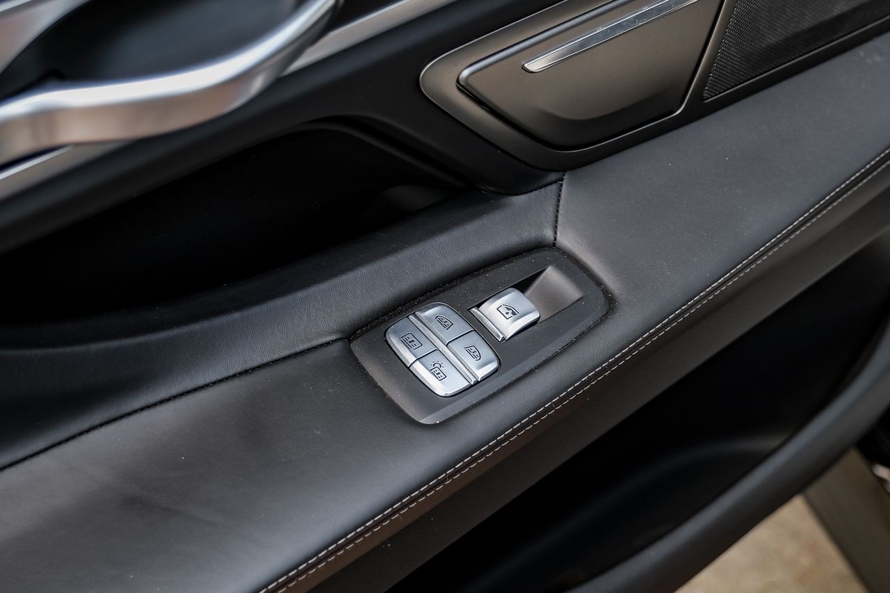 BMW 7 Series Vehicle Main Gallery Image 42