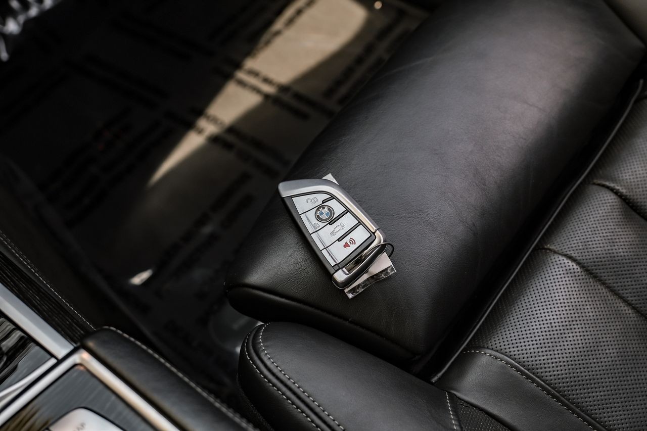 BMW 7 Series Vehicle Main Gallery Image 55