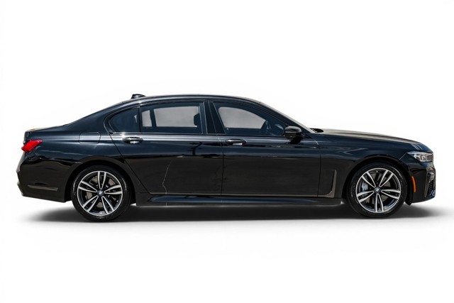 BMW 7 Series Vehicle Main Gallery Image 08