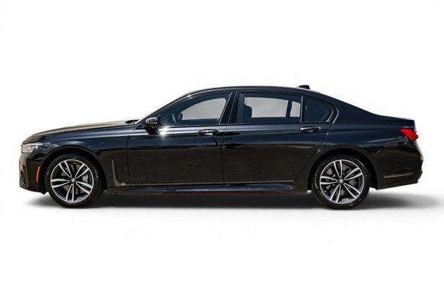 BMW 7 Series Vehicle Main Gallery Image 12
