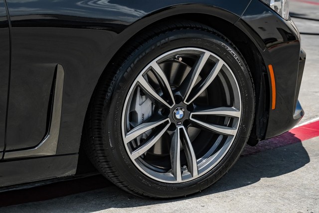 BMW 7 Series Vehicle Main Gallery Image 52
