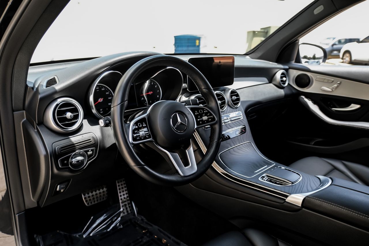 Mercedes-Benz GLC Vehicle Main Gallery Image 03