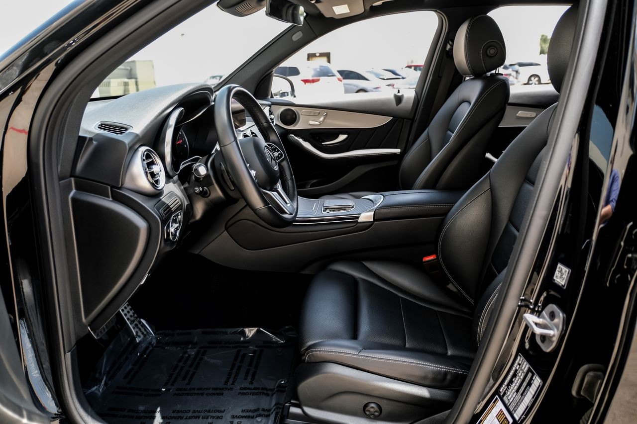 Mercedes-Benz GLC Vehicle Main Gallery Image 04