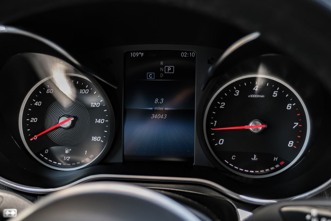 Mercedes-Benz GLC Vehicle Main Gallery Image 21