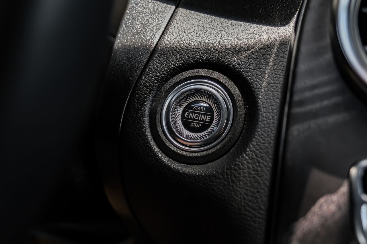 Mercedes-Benz GLC Vehicle Main Gallery Image 23