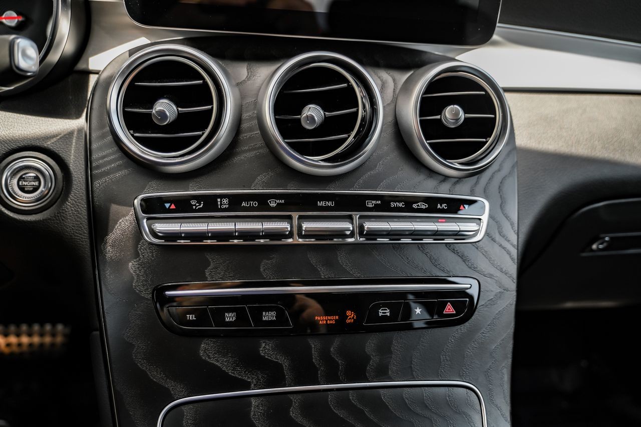 Mercedes-Benz GLC Vehicle Main Gallery Image 29