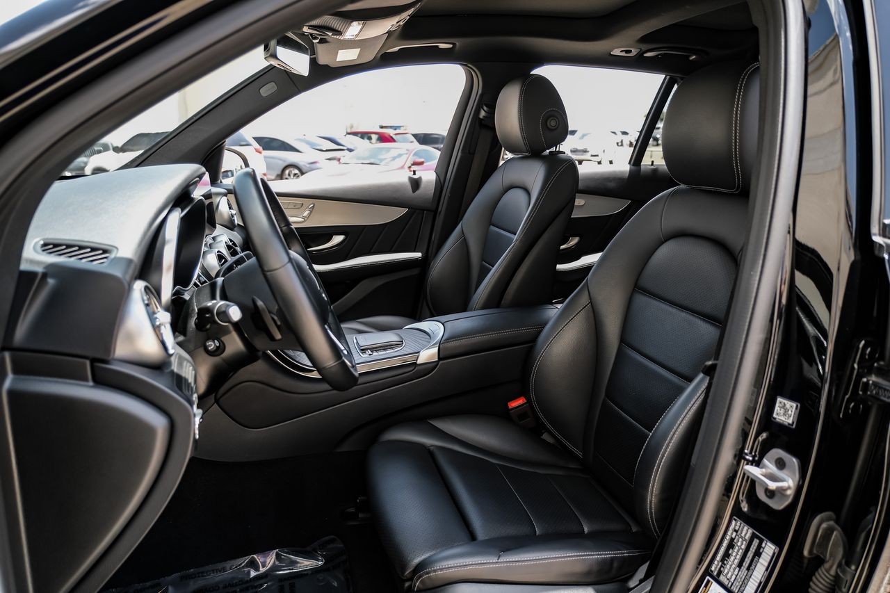 Mercedes-Benz GLC Vehicle Main Gallery Image 30