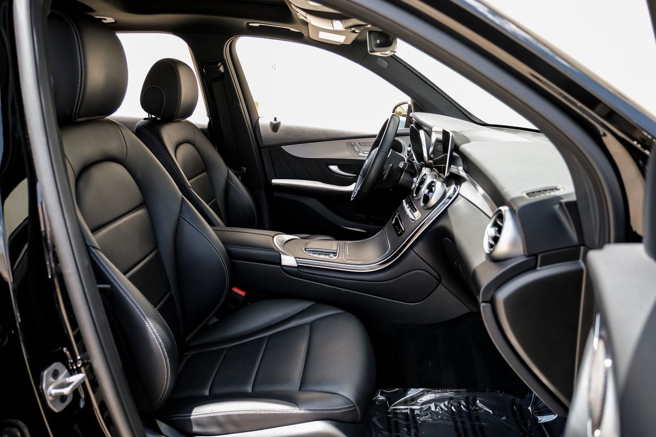 Mercedes-Benz GLC Vehicle Main Gallery Image 31