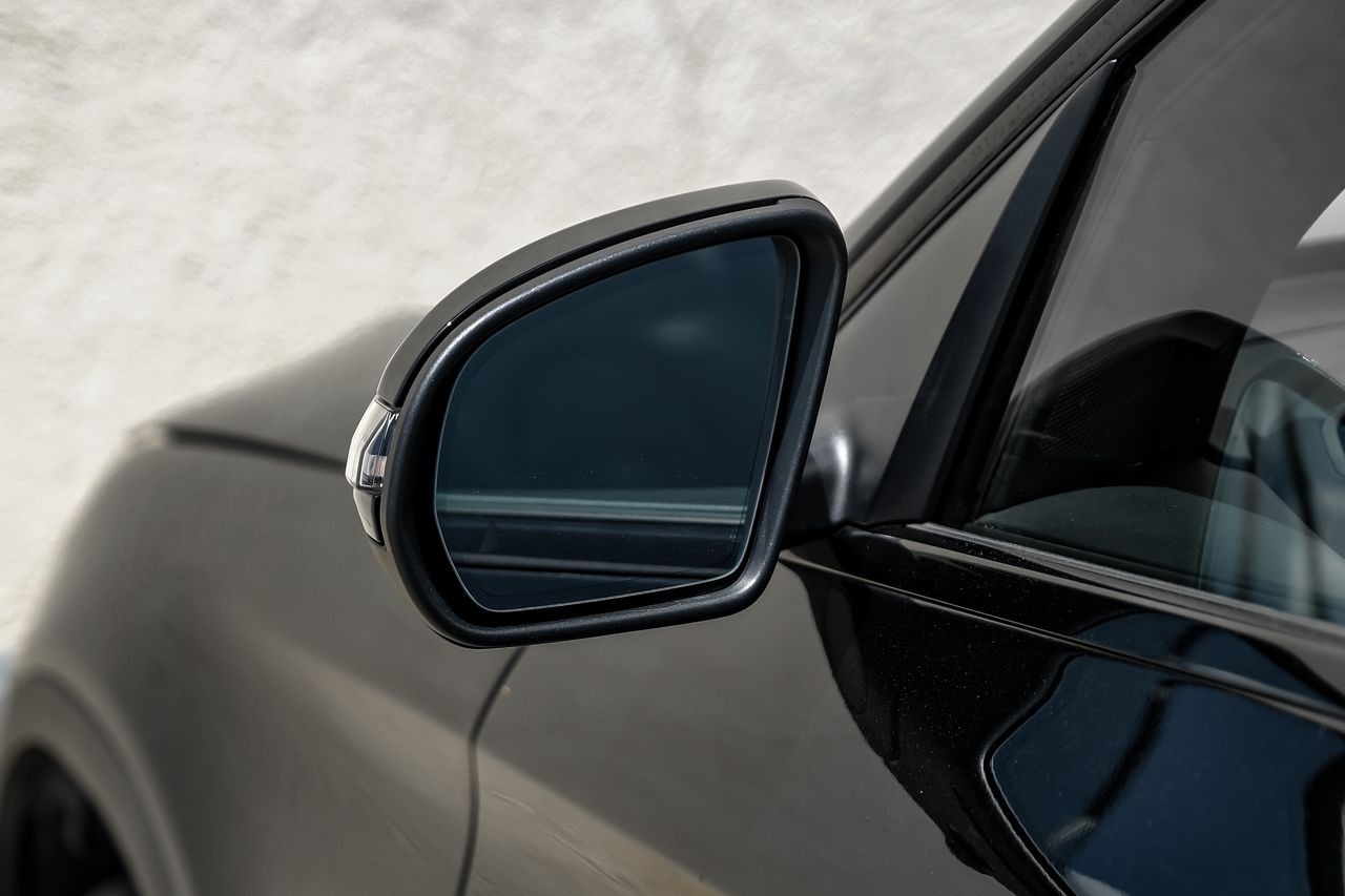 Mercedes-Benz GLC Vehicle Main Gallery Image 37