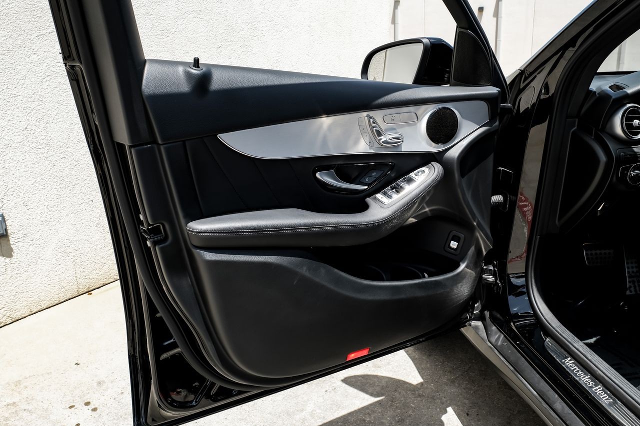 Mercedes-Benz GLC Vehicle Main Gallery Image 39