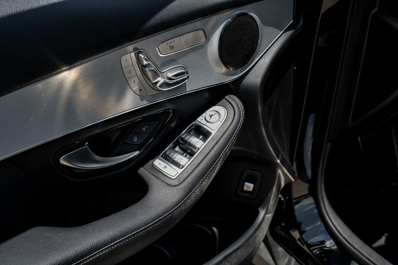 Mercedes-Benz GLC Vehicle Main Gallery Image 40