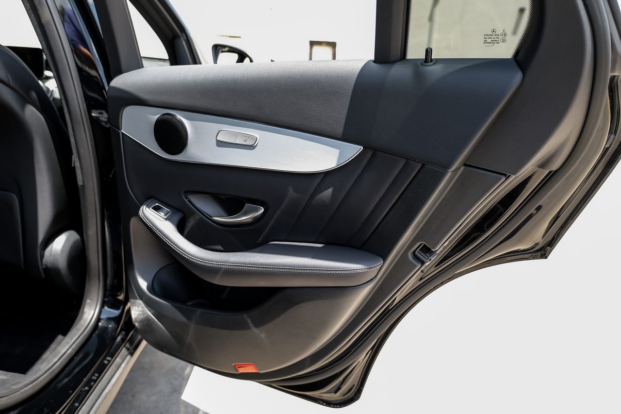 Mercedes-Benz GLC Vehicle Main Gallery Image 45