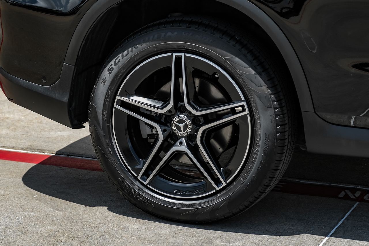 Mercedes-Benz GLC Vehicle Main Gallery Image 52