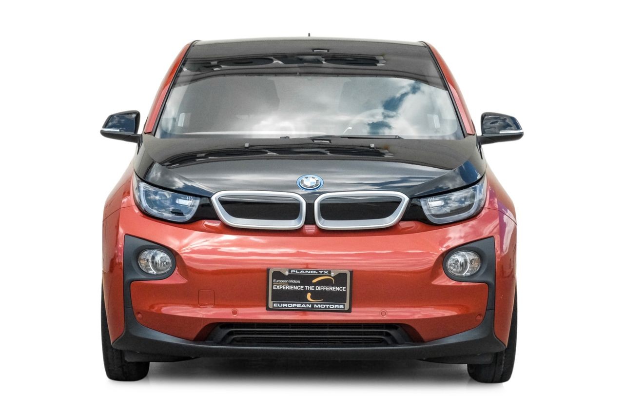 BMW i3 Vehicle Main Gallery Image 05