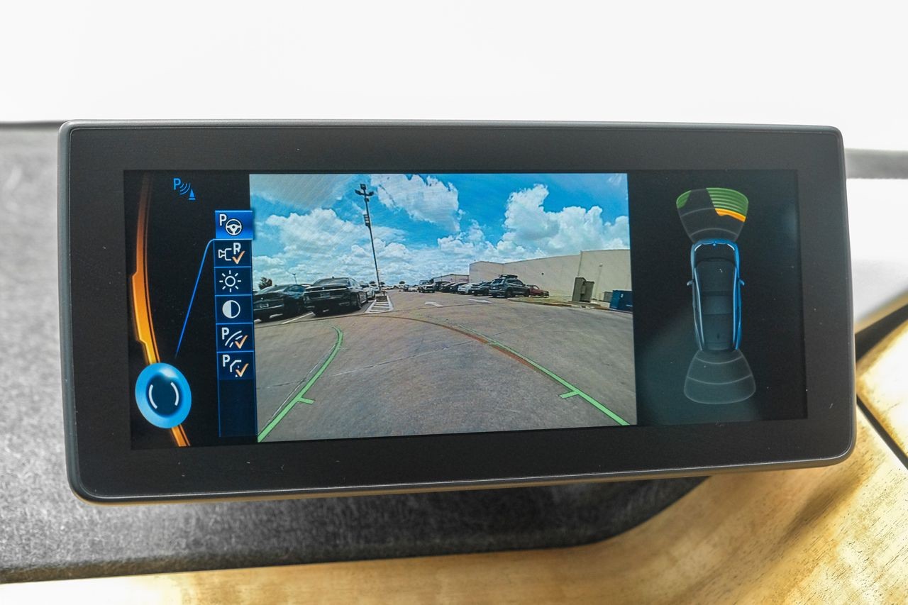 BMW i3 Vehicle Main Gallery Image 18