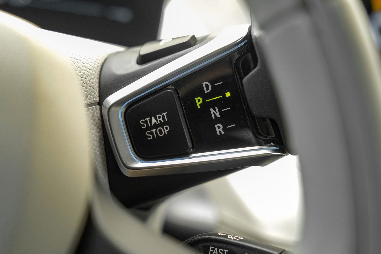 BMW i3 Vehicle Main Gallery Image 21