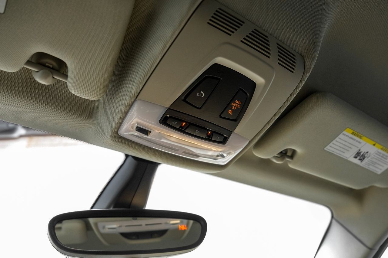 BMW i3 Vehicle Main Gallery Image 22