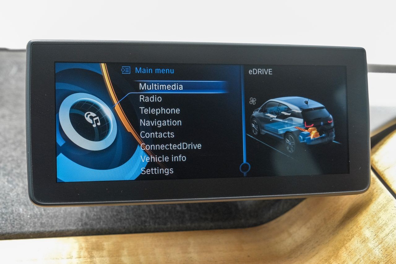 BMW i3 Vehicle Main Gallery Image 27