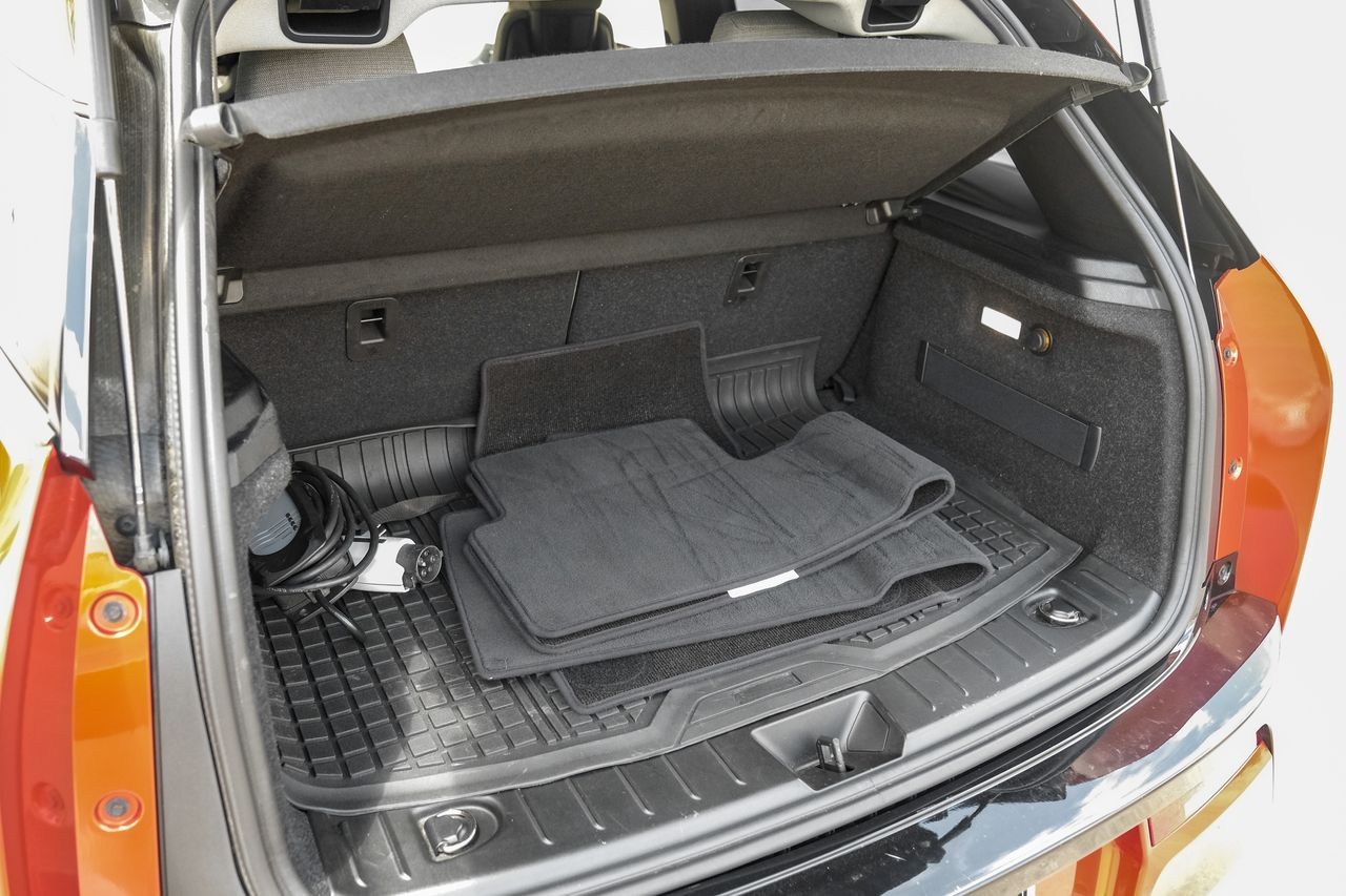 BMW i3 Vehicle Main Gallery Image 40