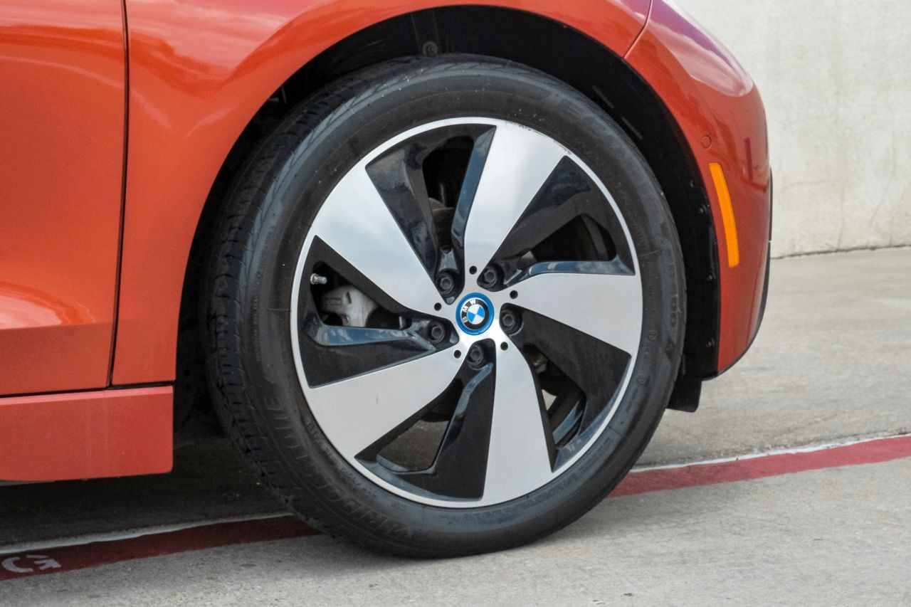 BMW i3 Vehicle Main Gallery Image 41